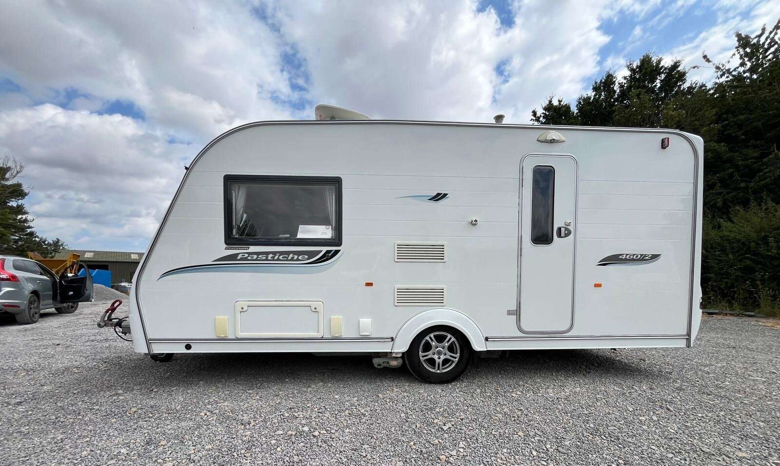2010 Coachman Pastiche 460 / 2 - Image 3