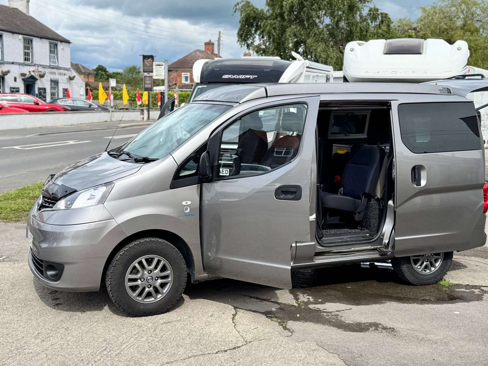 Lunar Cavanar / Nissan NV200 4 Berth Micro Campervan - Amazing Example - Image 9