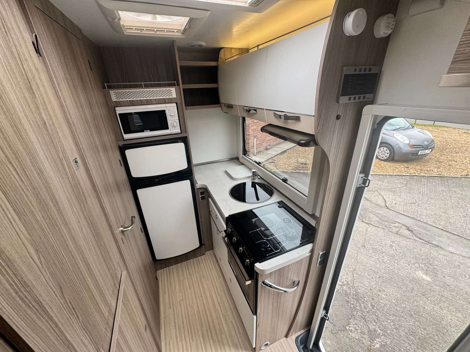 2023 73 Benimar Tessoro T481 / 4 Berth Compact Lowline Motorhome - Image 10