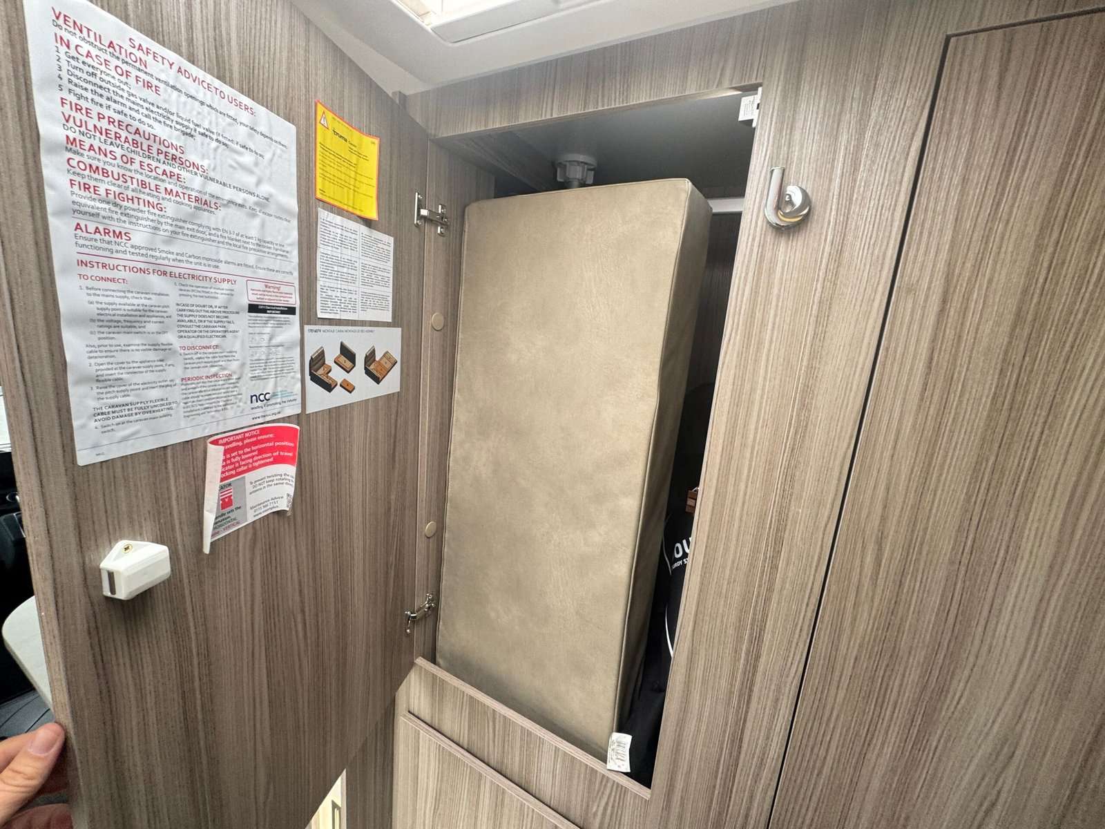 2023 73 Benimar Tessoro T481 / 4 Berth Compact Lowline Motorhome - Image 11