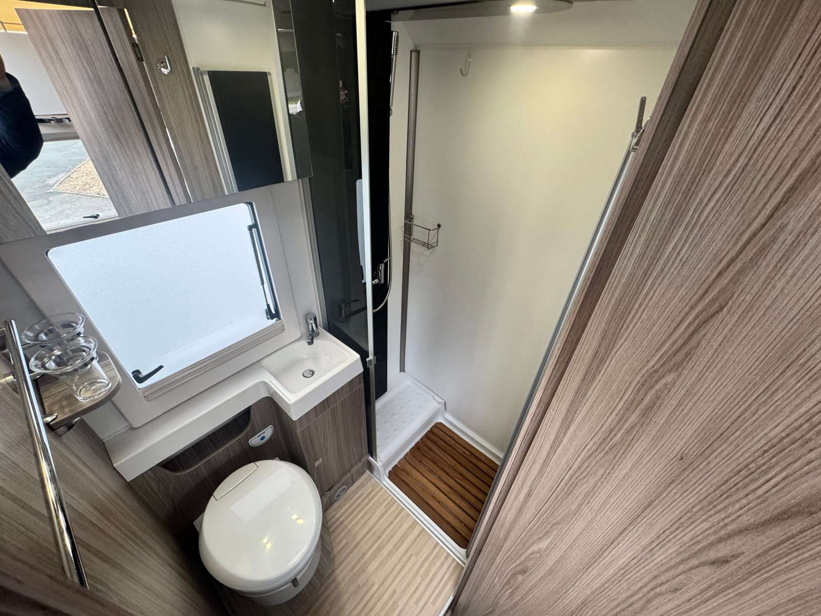 2023 73 Benimar Tessoro T481 / 4 Berth Compact Lowline Motorhome - Image 12