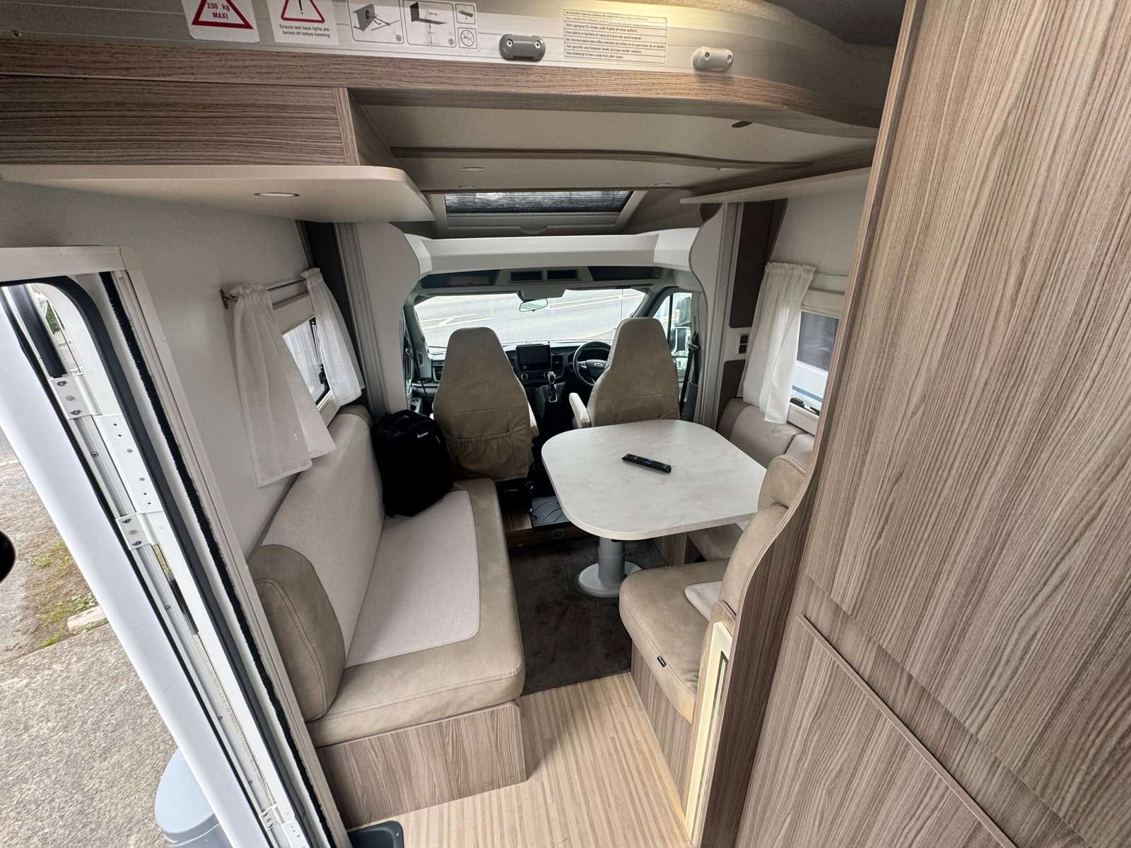 2023 73 Benimar Tessoro T481 / 4 Berth Compact Lowline Motorhome - Image 13