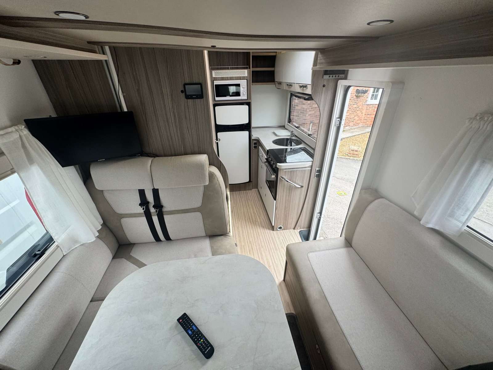 2023 73 Benimar Tessoro T481 / 4 Berth Compact Lowline Motorhome - Image 6