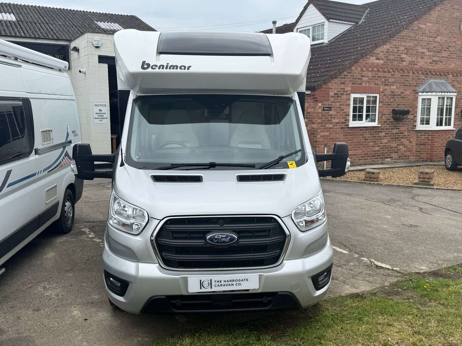 2023 73 Benimar Tessoro T481 / 4 Berth Compact Lowline Motorhome - Image 3
