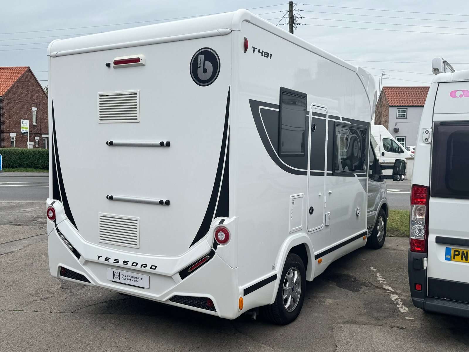 2023 73 Benimar Tessoro T481 / 4 Berth Compact Lowline Motorhome - Image 4