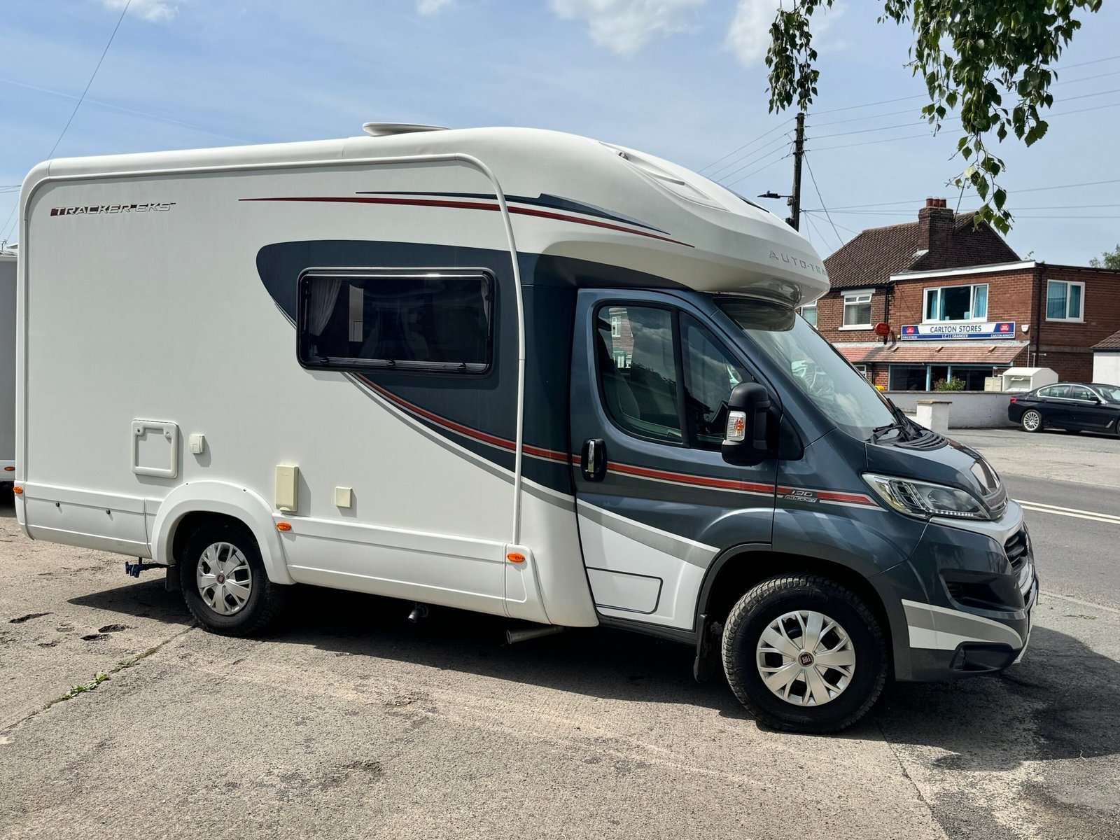 2015 Autotrail Tracker eks / 2 Berth Motorhome - Image 4