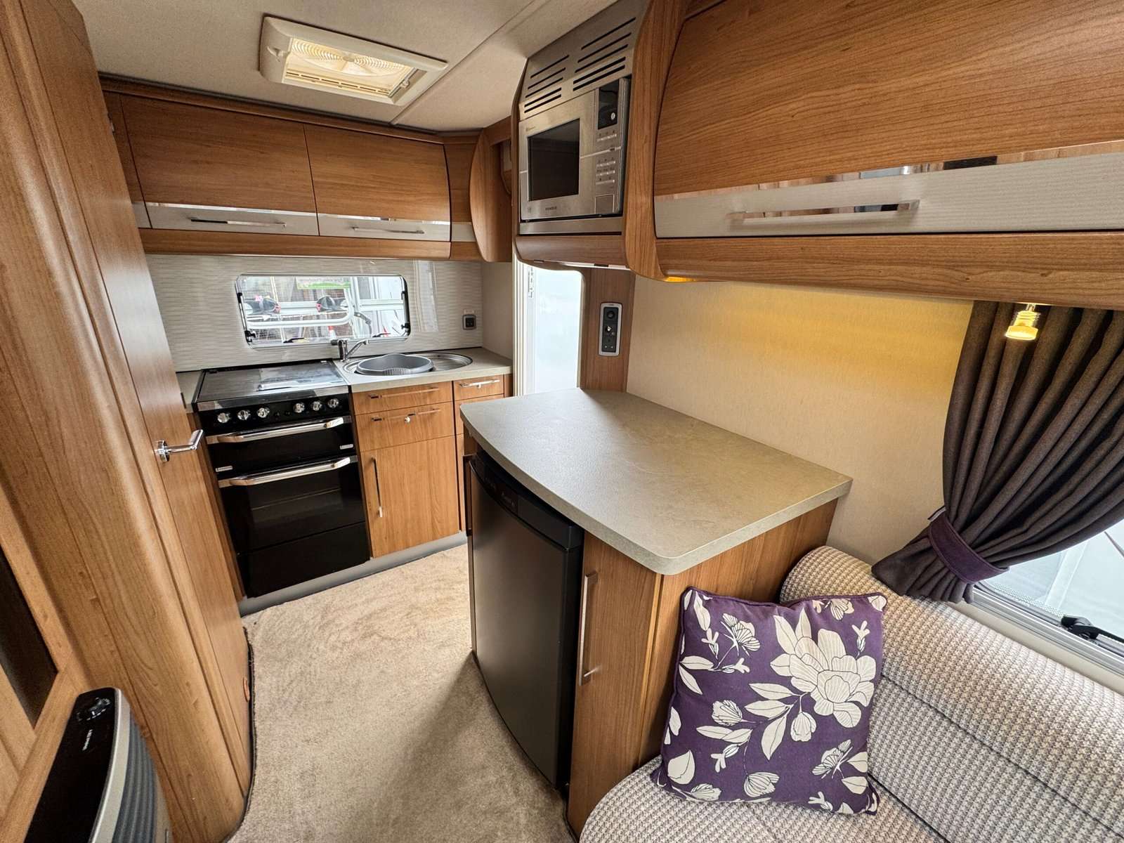 2015 Autotrail Tracker eks / 2 Berth Motorhome - Image 18