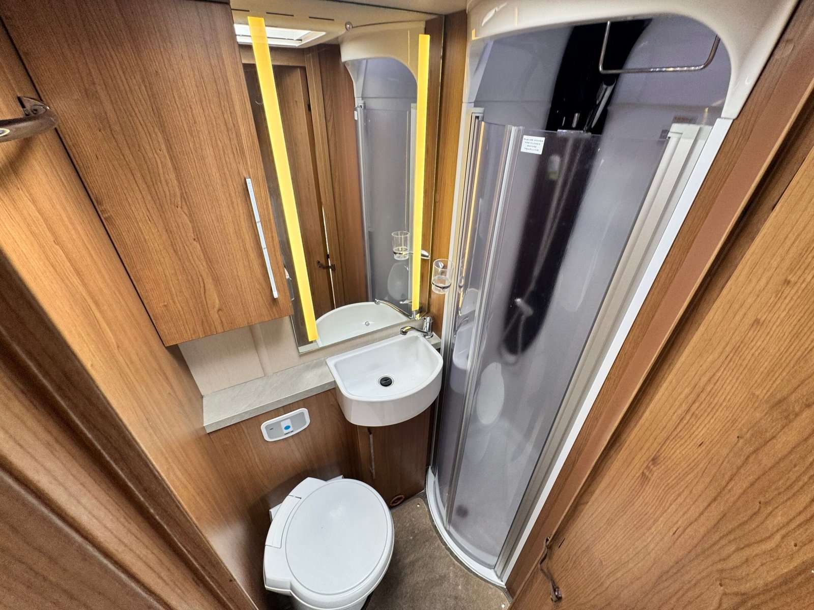 2015 Autotrail Tracker eks / 2 Berth Motorhome - Image 19