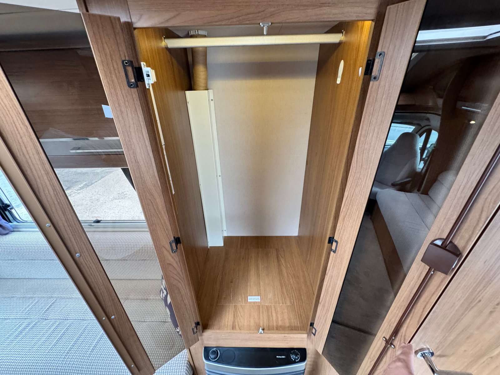 2015 Autotrail Tracker eks / 2 Berth Motorhome - Image 17