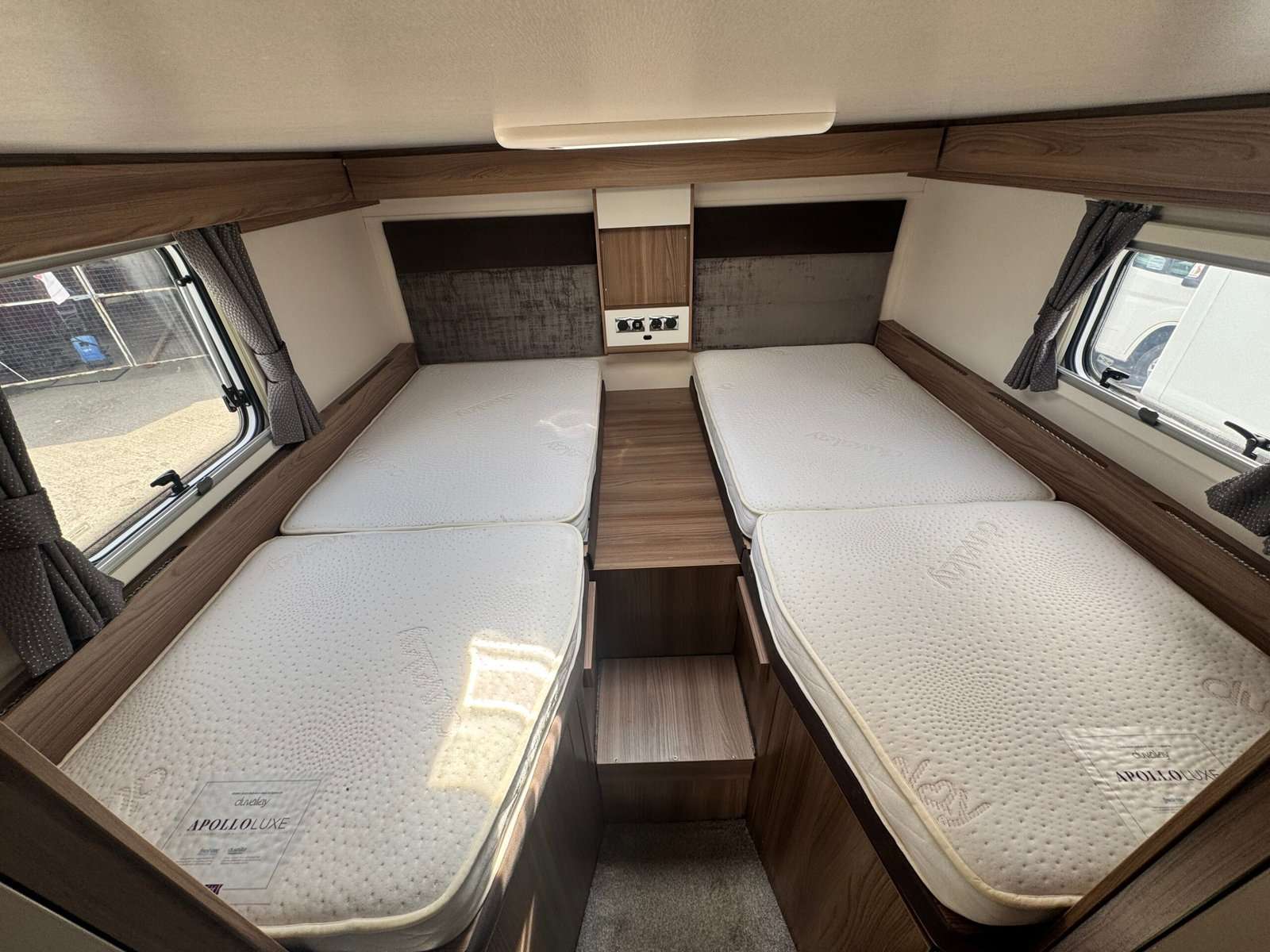2019 Swift Kon-Tiki Sport 597 Low Line Motor Home 18000 Miles Only!! - Image 15