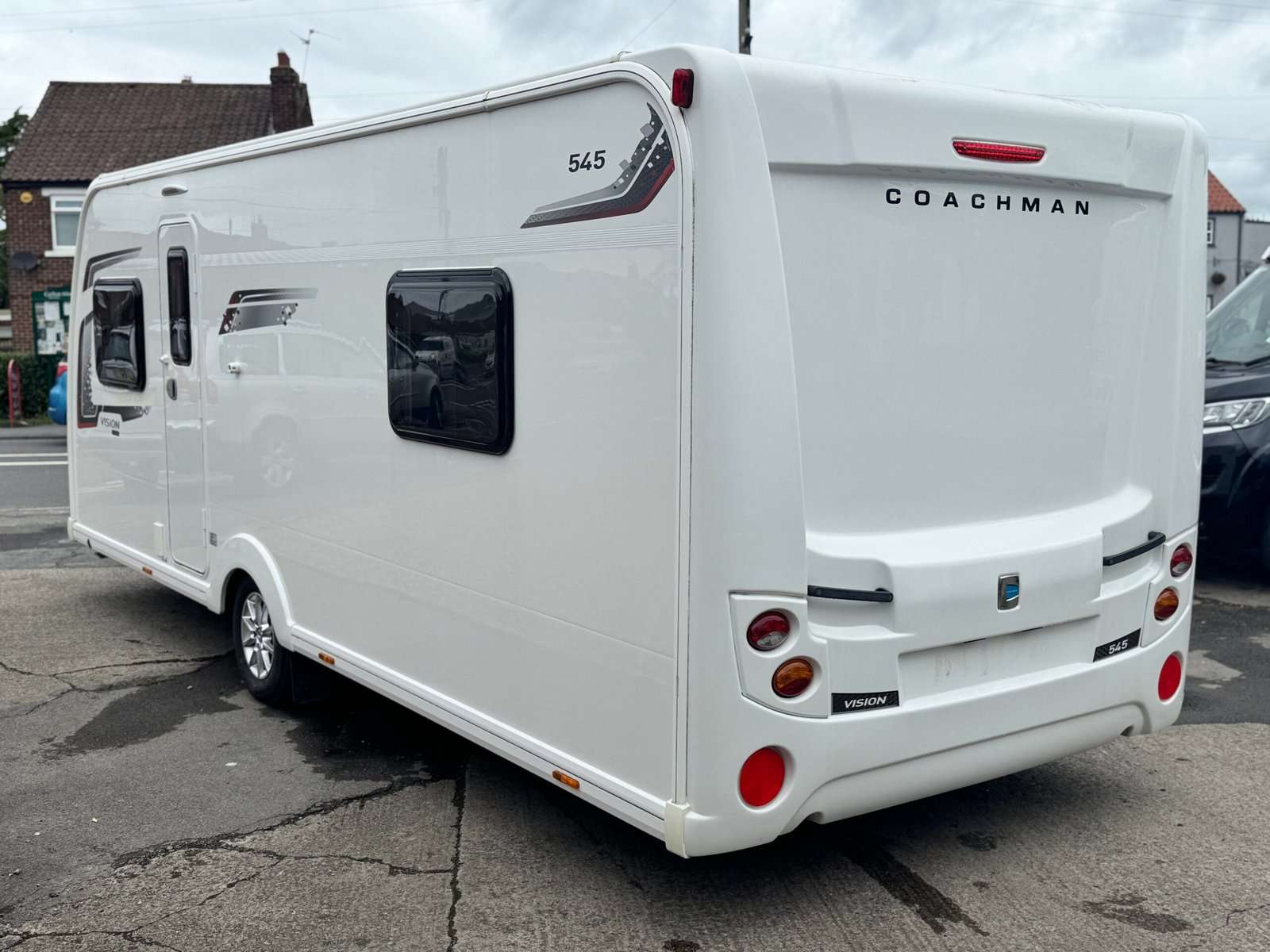 2017 Coachman Vision 545 / 4 Berth Touring Caravan - Image 4