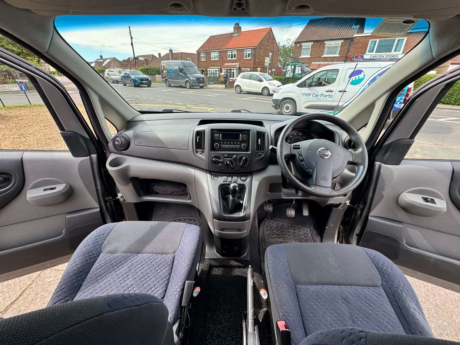 Lunar Cavanar / Nissan NV200 4 Berth Micro Campervan - Amazing Example - Image 14