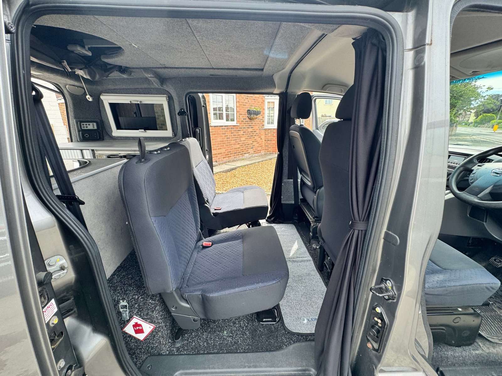 Lunar Cavanar / Nissan NV200 4 Berth Micro Campervan - Amazing Example - Image 17