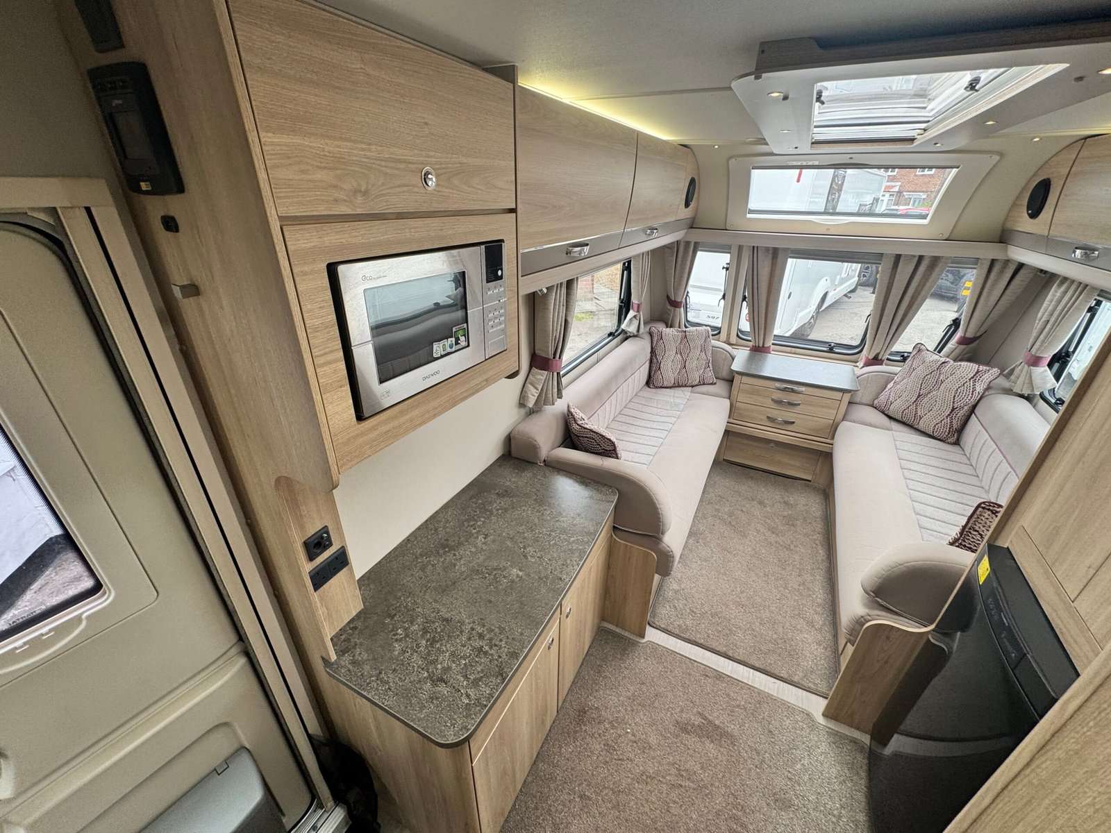 2018 Elddis Supreme 460 /2 - Image 9